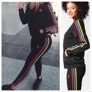 Adidas primary color three stripe leggings